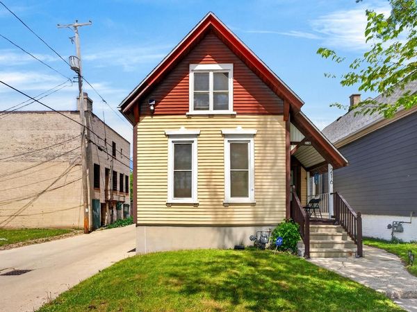 216 W Center STREET, Milwaukee, WI 53212