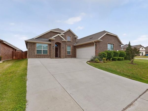 7811 Links Drive, Arlington, TX 76001