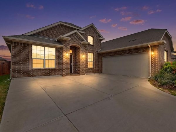 7811 Links Drive, Arlington, TX 76001