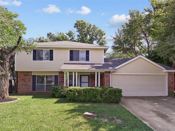 6706 Greenspring Drive, Arlington, TX 76016
