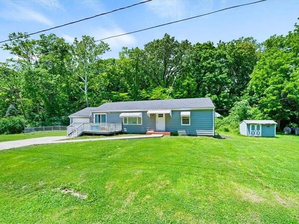 142 S Sugar Creek Boulevard, Independence, MO 64054