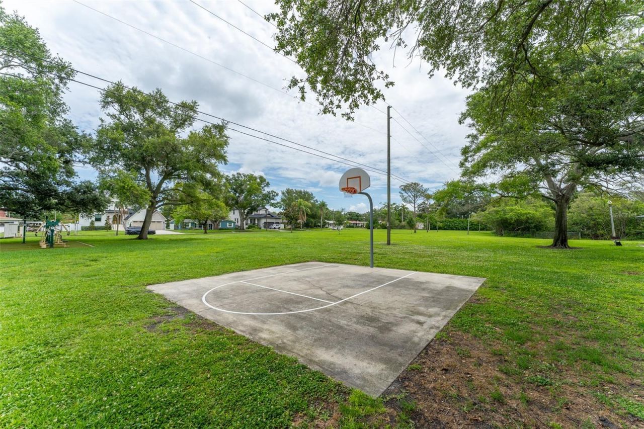 130 41st Avenue Ne, Saint Petersburg, FL 33703 Photo