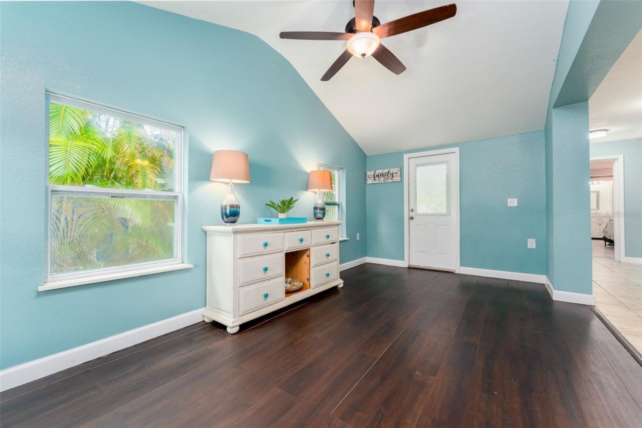 130 41st Avenue Ne, Saint Petersburg, FL 33703 Photo
