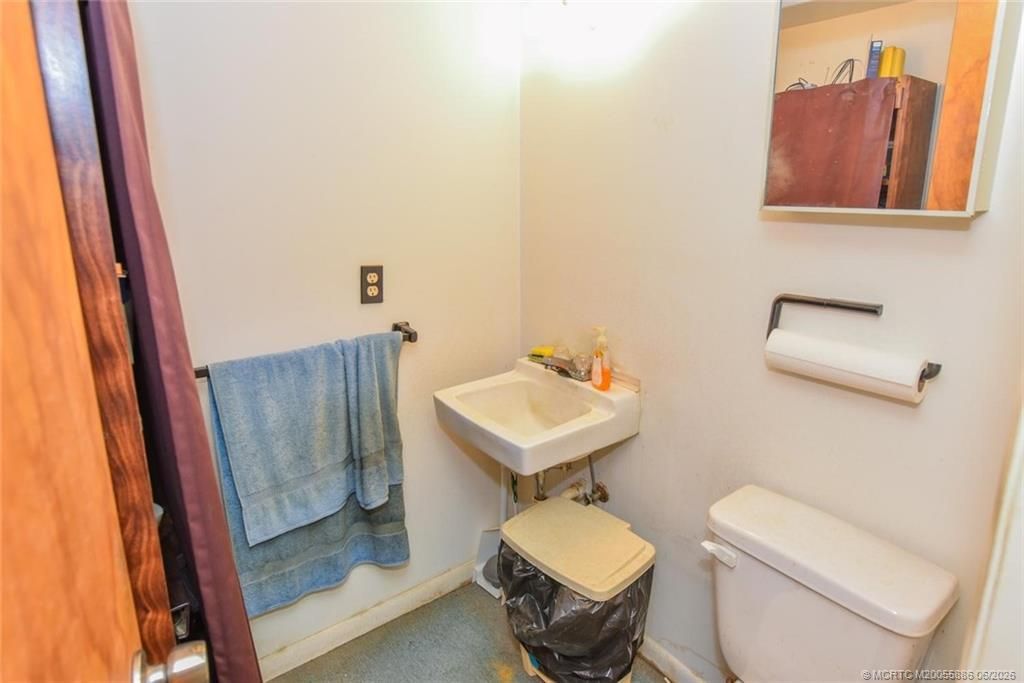 3192 NE Maple Avenue, Jensen Beach, FL 34957 Photo
