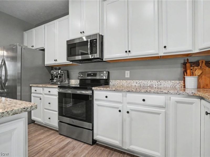 1705 Gate House Street NE, Canton, OH 44721 Photo 9