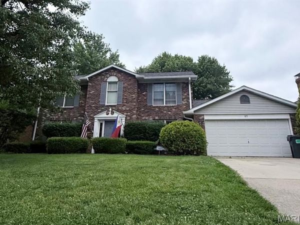 17 Pebble Hill Drive , Belleville, IL 62223