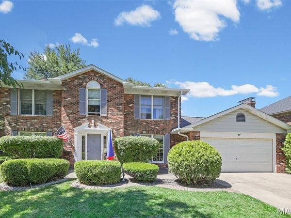 17 Pebble Hill Drive, Belleville, IL 62223