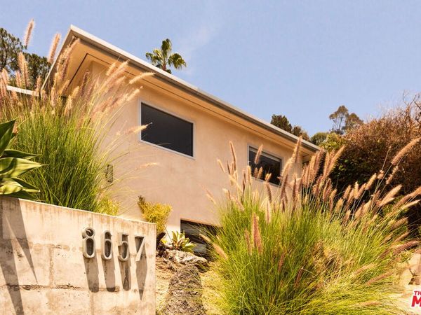 8657 Metz Place , West Hollywood, CA 90069