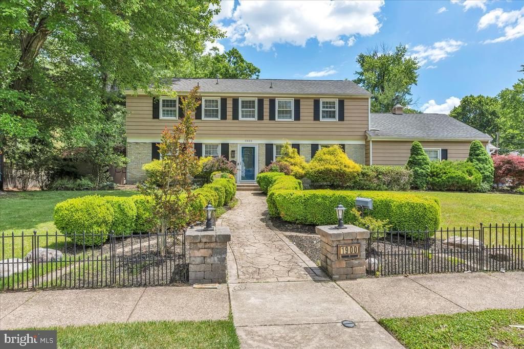 1900 Cardinal Lake Drive, Cherry Hill, NJ 08003 Main Photo