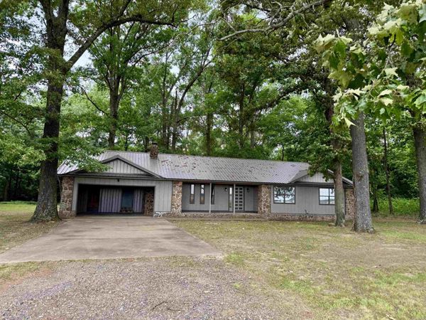 411 Senko Rd, Griffithville, AR 72060
