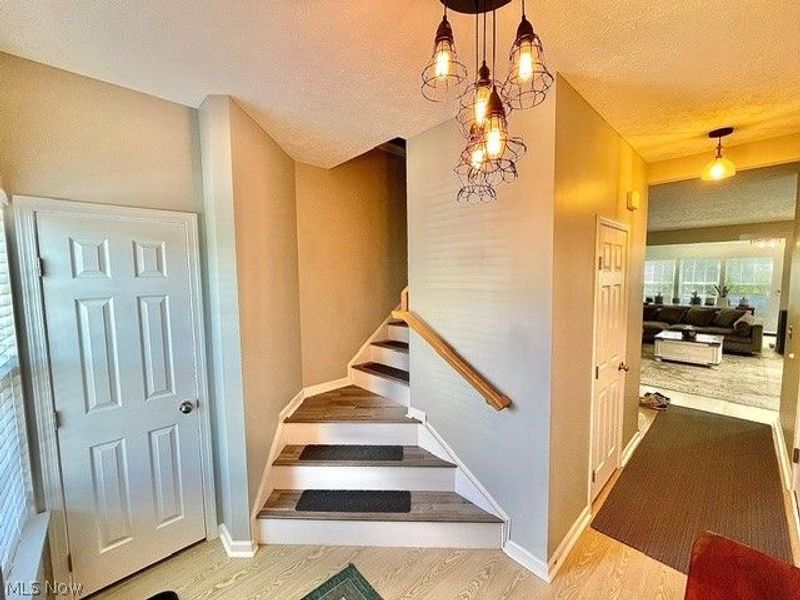 1432 Wellingshire Circle, Cuyahoga Falls, OH 44221 Photo 3