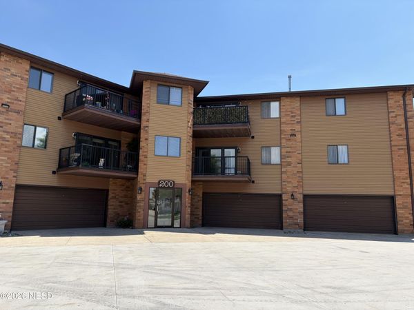 200 19TH STREET SE, Unit 202, Watertown, SD 57201