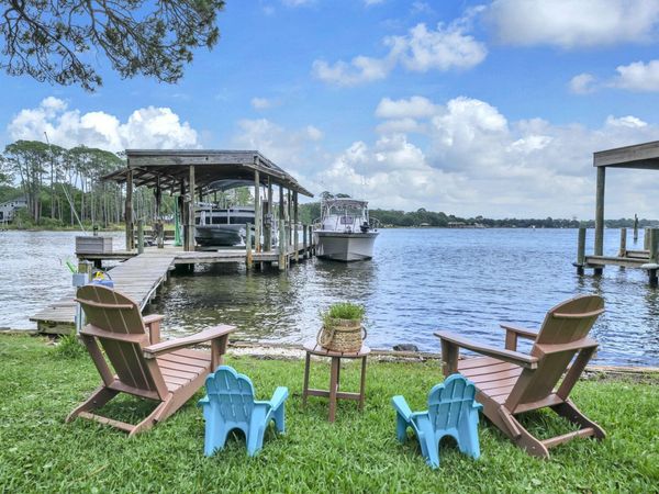 48 Marlborough Road, Shalimar, FL 32579