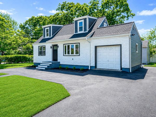 26 Brandon Avenue , Amityville, NY 11701