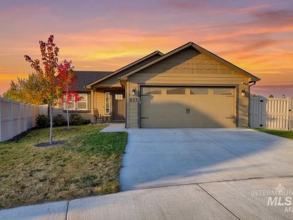 833 Barron Lakes Ave, Middleton, ID 83644