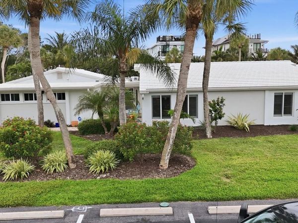 104 WHISPERING SANDS DRIVE , Unit V27, SARASOTA, FL 34242