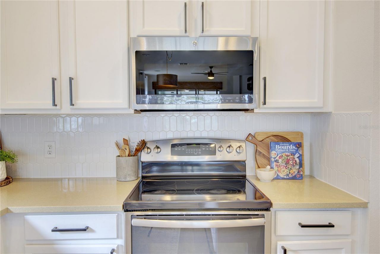 15153 Stonebriar Way, Orlando, FL 32826 Photo