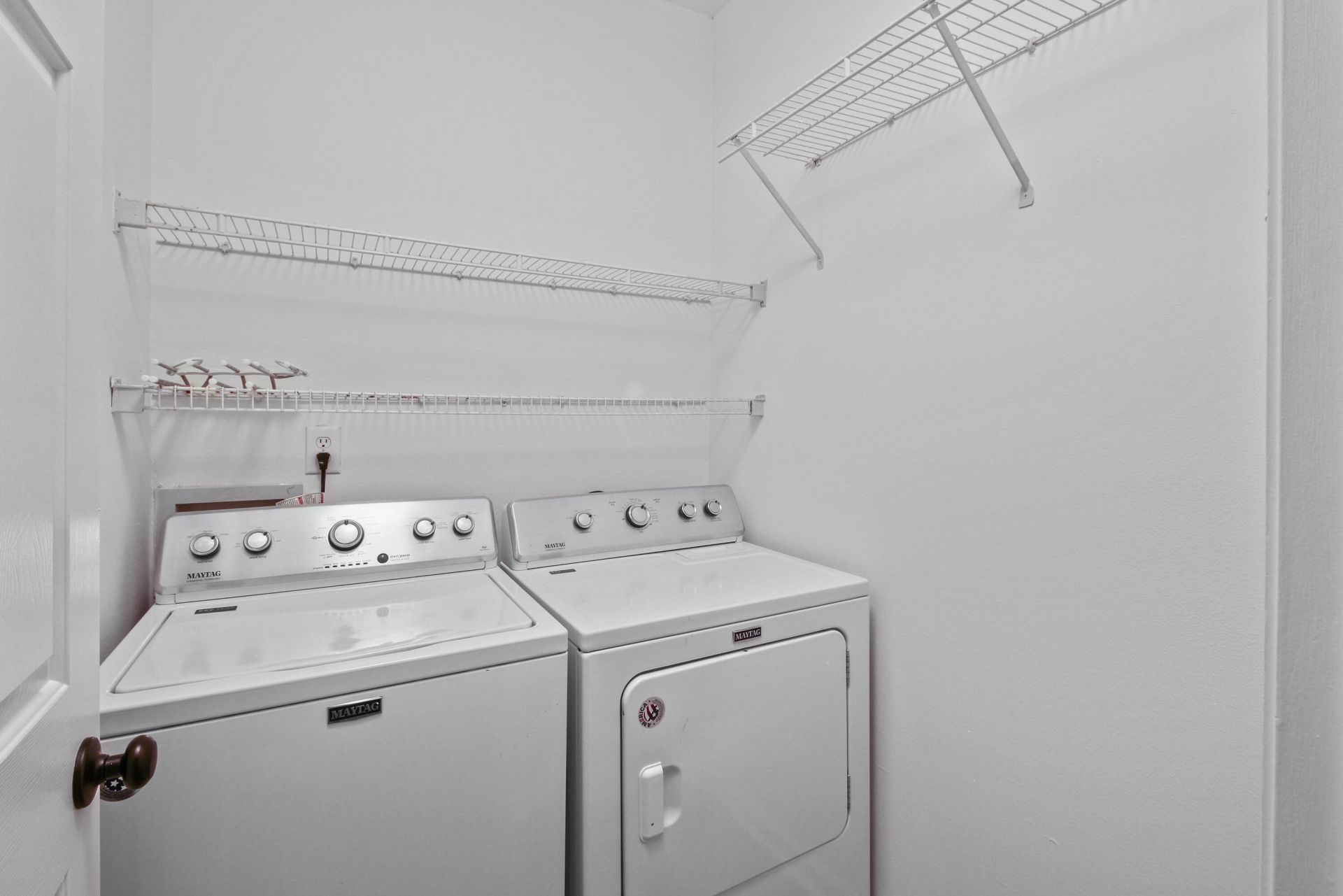 2033 Chatelain Way Photo 22