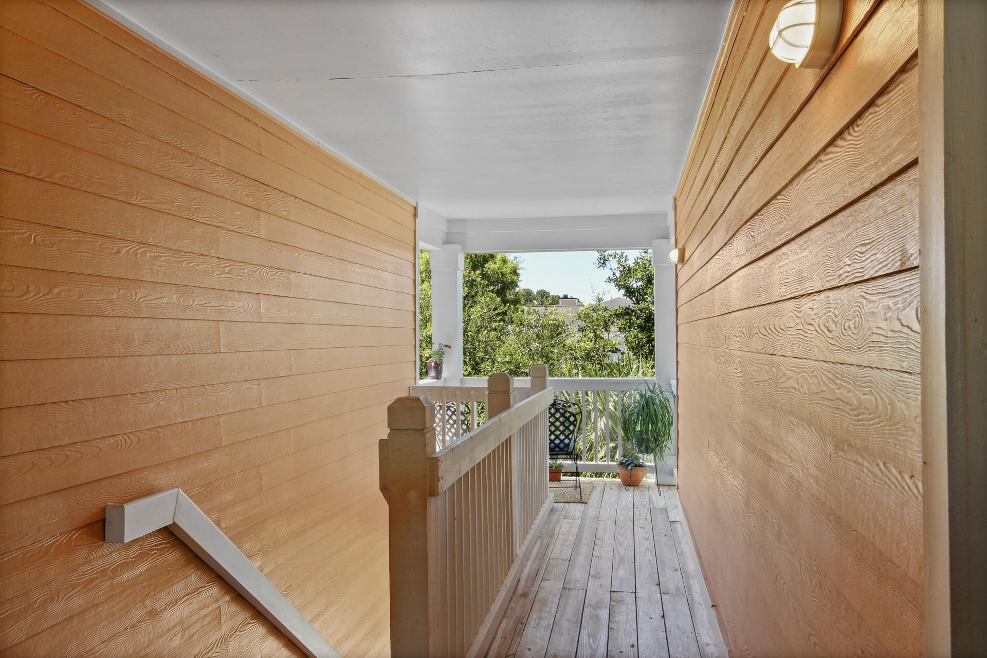 2033 Chatelain Way Photo 25