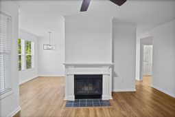 2033 Chatelain Way photo 4