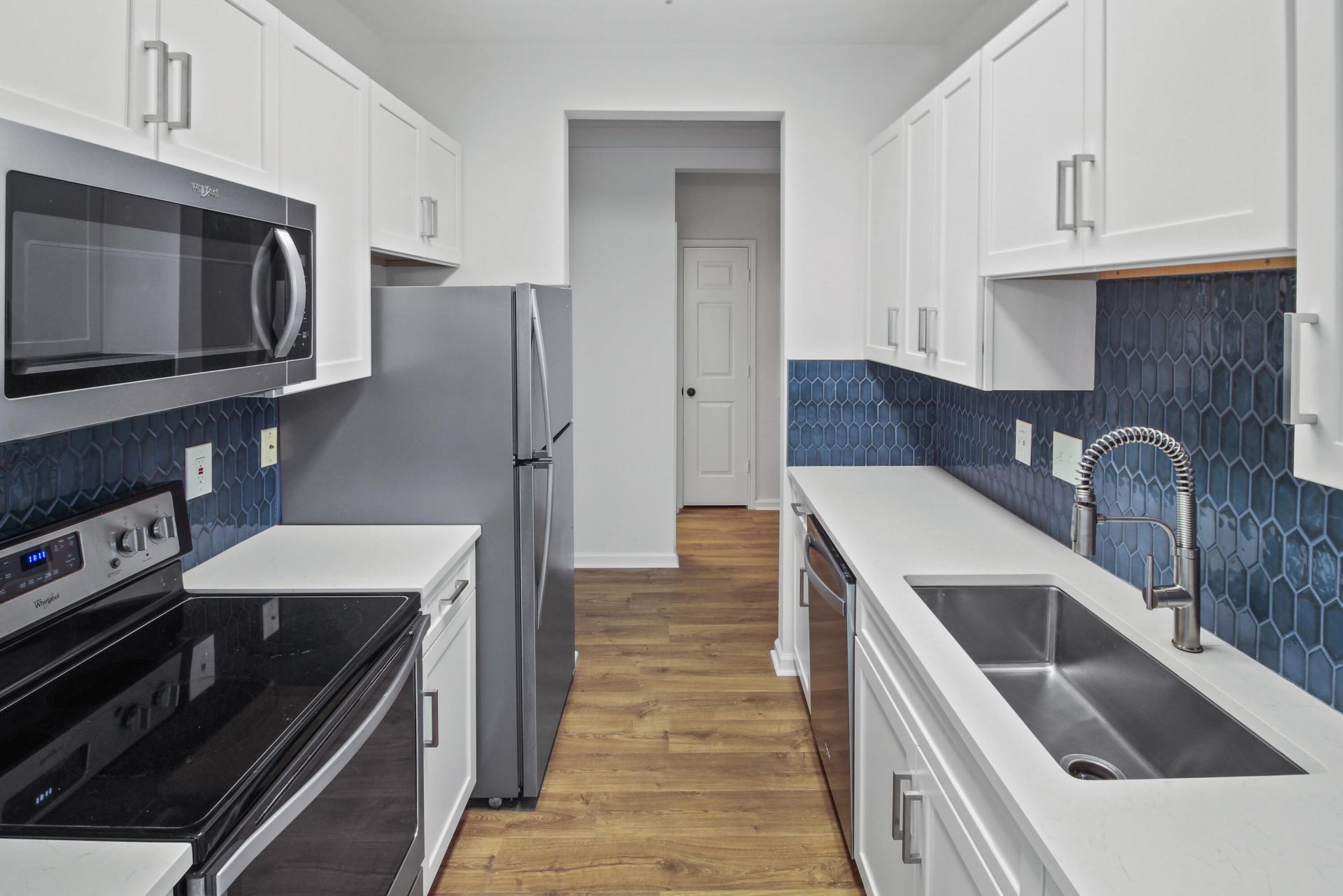 2033 Chatelain Way Photo 9