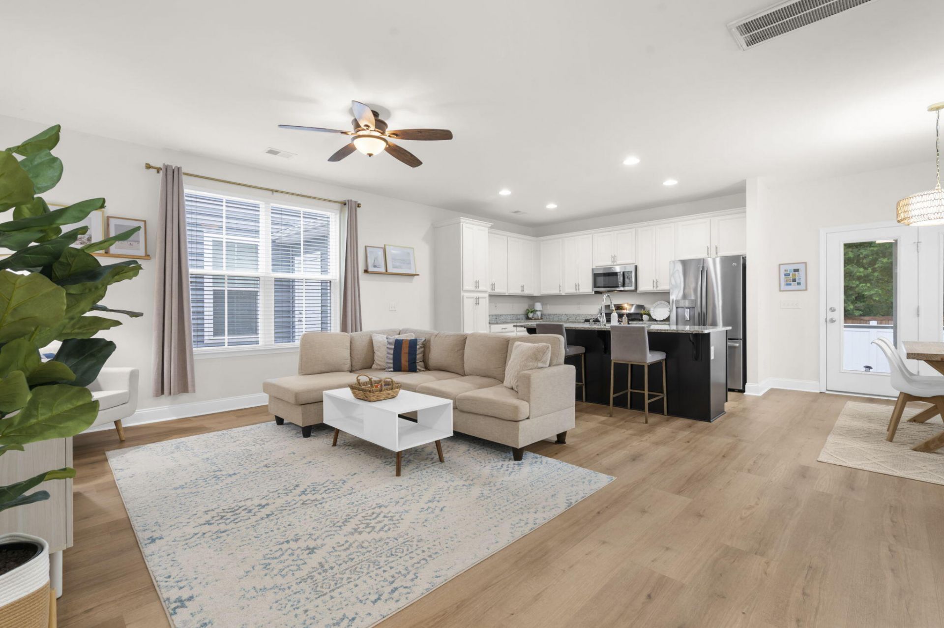 2400 Poplar Grove Place Photo 11