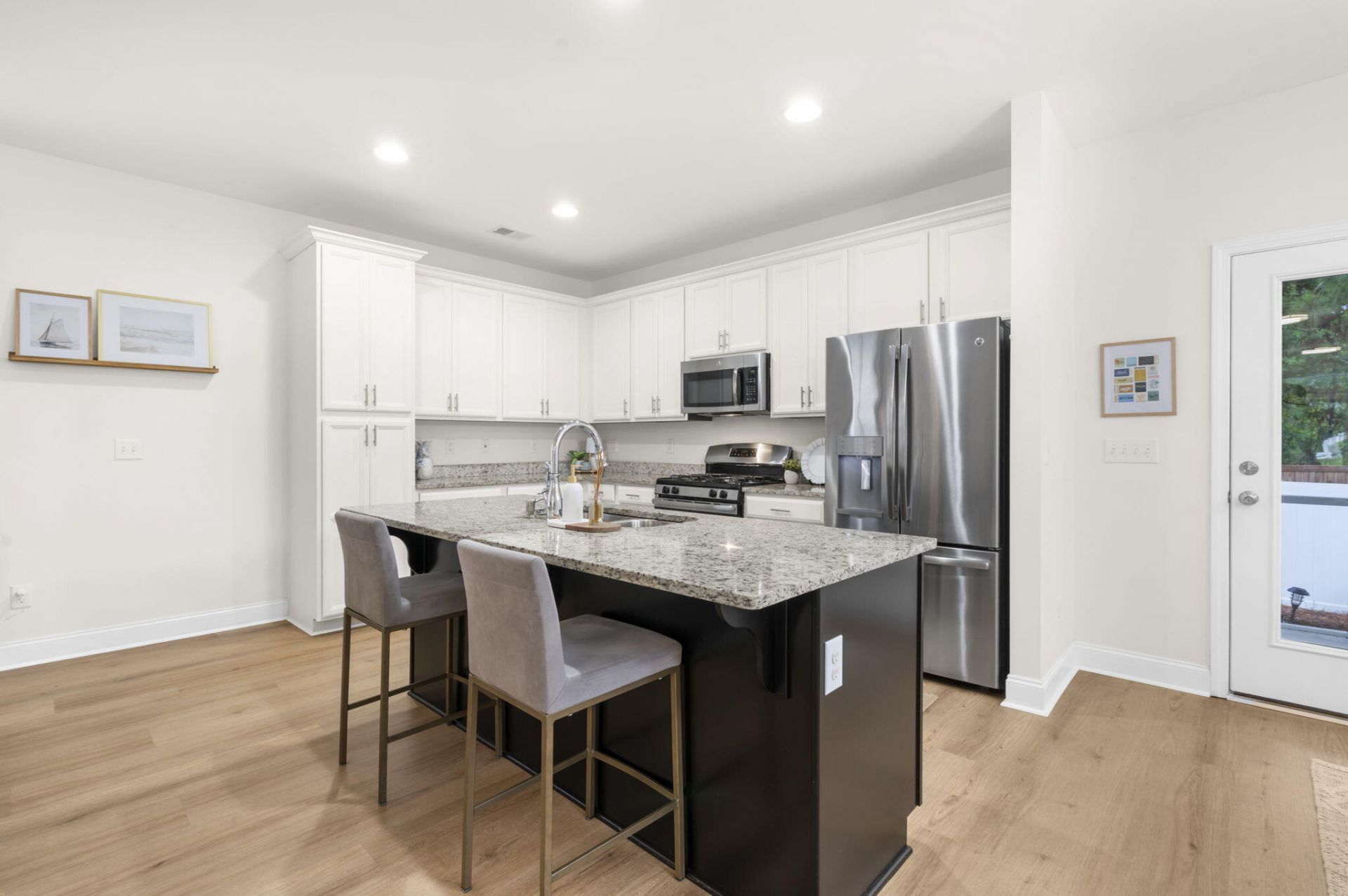 2400 Poplar Grove Place Photo 13