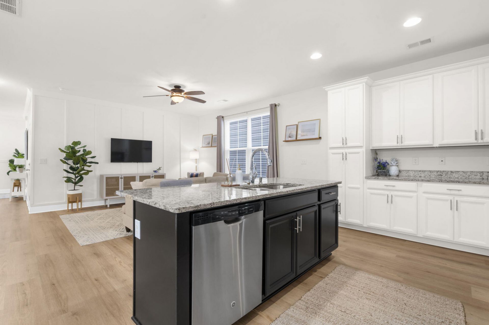 2400 Poplar Grove Place Photo 16