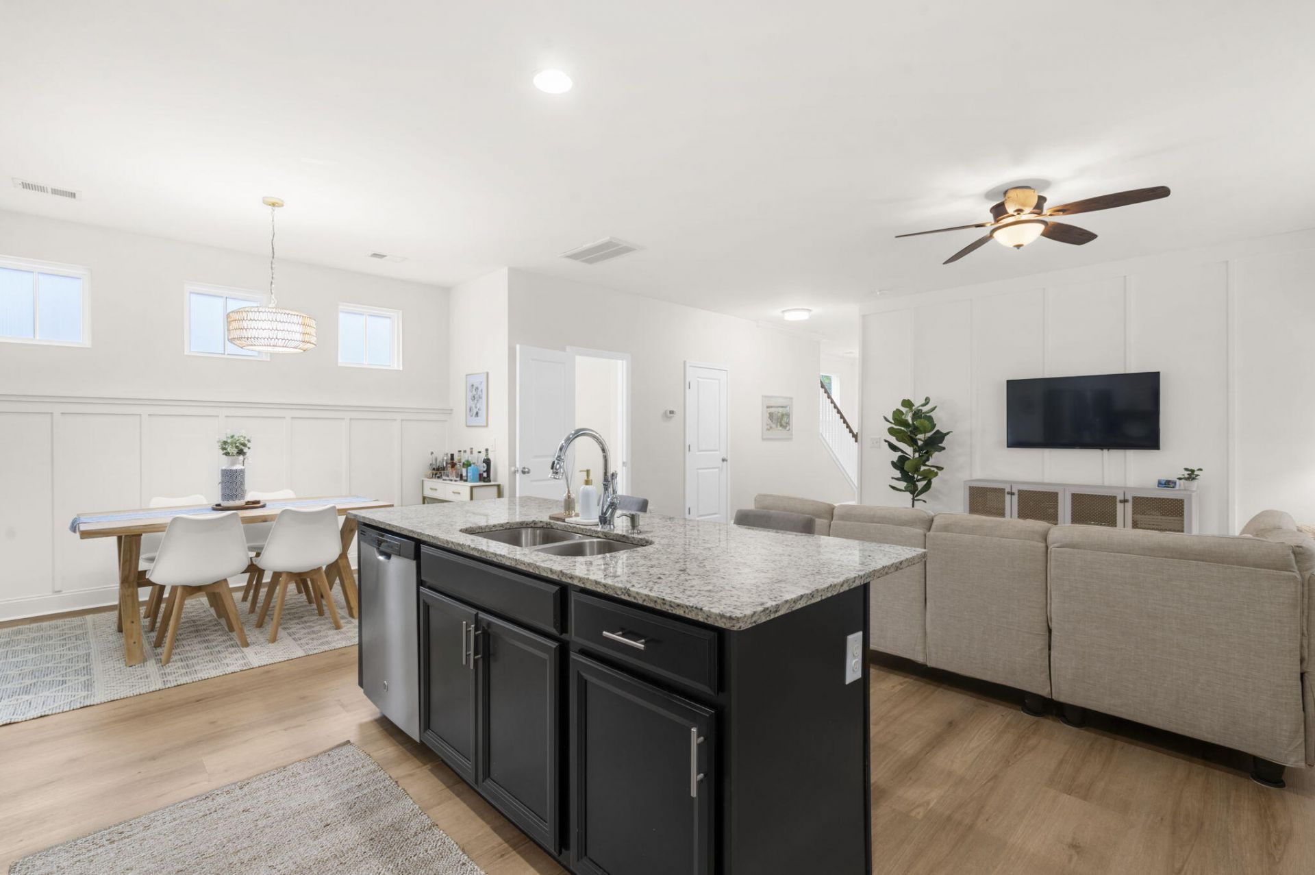 2400 Poplar Grove Place Photo 17