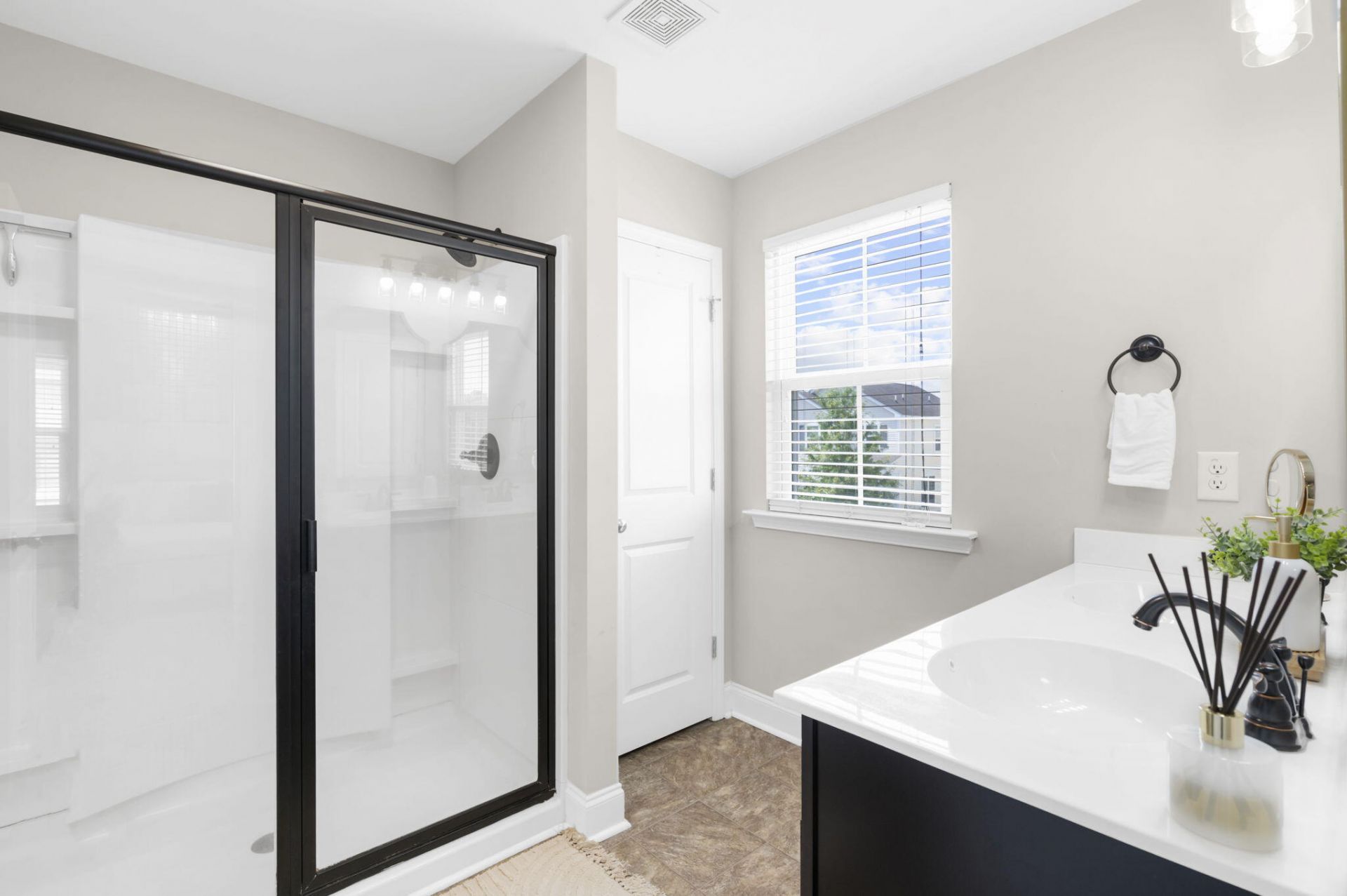2400 Poplar Grove Place Photo 24