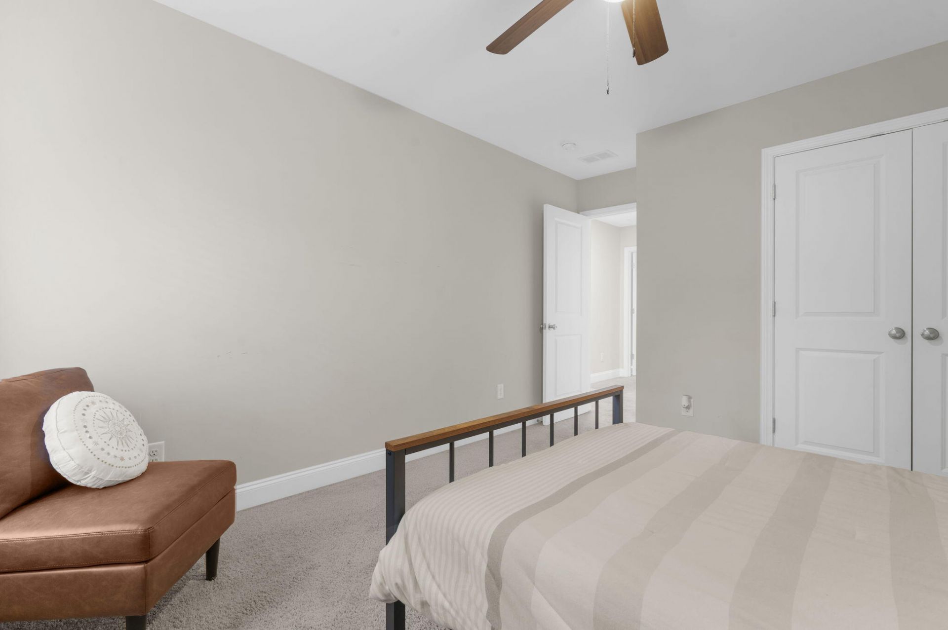 2400 Poplar Grove Place Photo 28