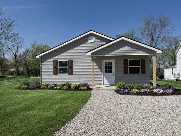 955 Virginia Mines Street , St Clair, MO 63077
