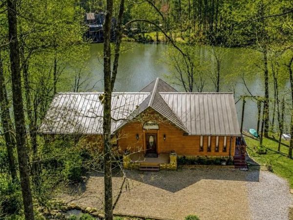 555 Rainbow Lake Drive, Dawsonville, GA 30534