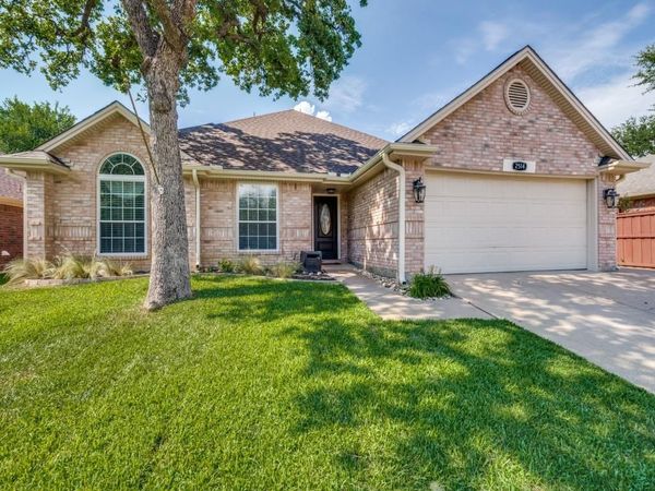 2514 Meadowview Drive, Corinth, TX 76210