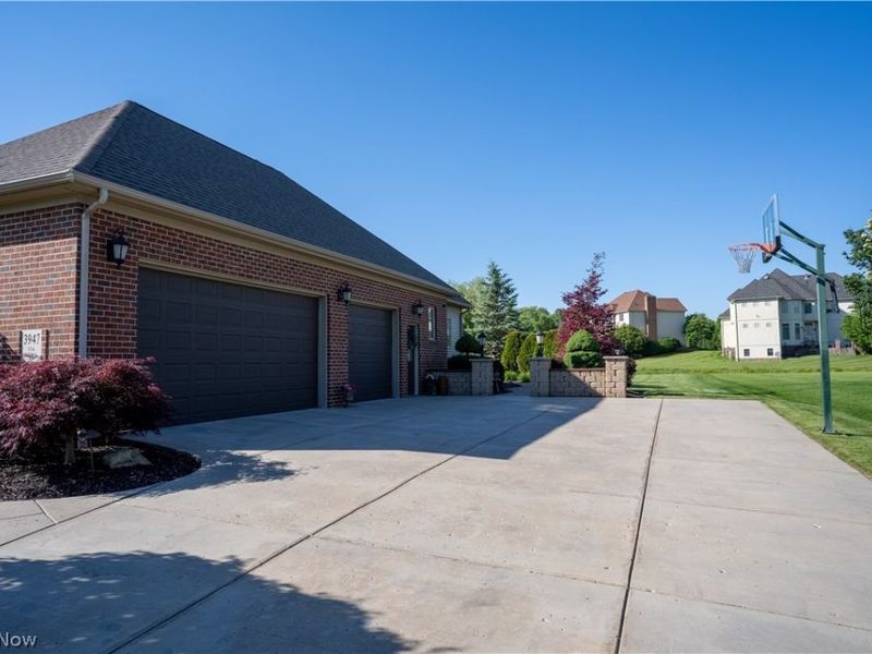 3947 Via Siena, Poland, OH 44514 Photo 3