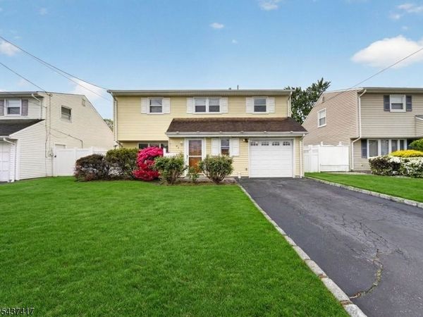 95 Pine St, Woodbridge, NJ 08830