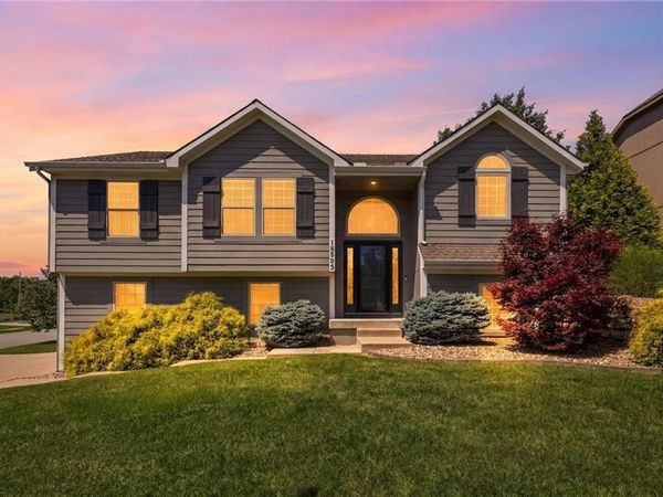 19505 W 110th Street, Olathe, KS 66061