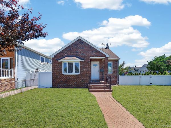 86 Remsen Avenue , Hempstead, NY 11550