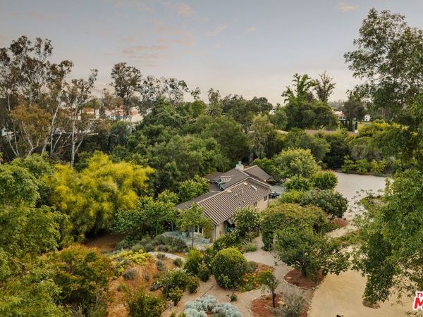813 Country Club Drive, Ojai, CA 93023
