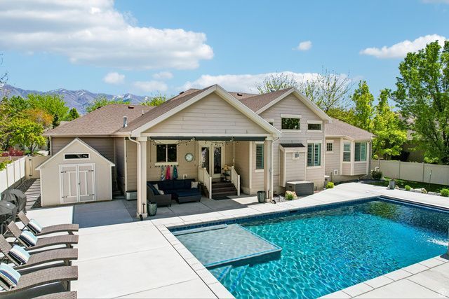 113 N Vista View Dr, Kaysville, UT 84037 Main Photo
