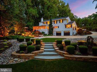 15 STAFFORD PLACE, YARDLEY, PA 19067