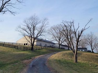 9253 CLIFF MILLS ROAD , Unit HORSE FACI, WARRENTON, VA 20186