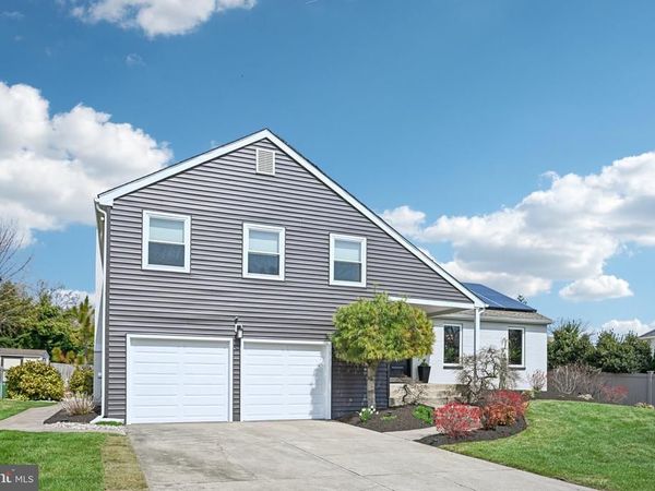 2 WARWICK COURT , MOUNT LAUREL, NJ 08054