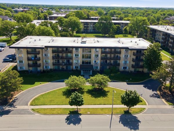 2218 S Goebbert Road , Unit 496, Arlington Heights, IL 60005