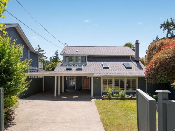 793 Stelly's Cross Rd , Central Saanich, BC V8M 1C6