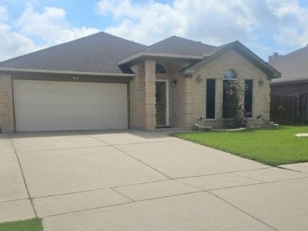 5905 Rising Meadow Drive, Arlington, TX 76018