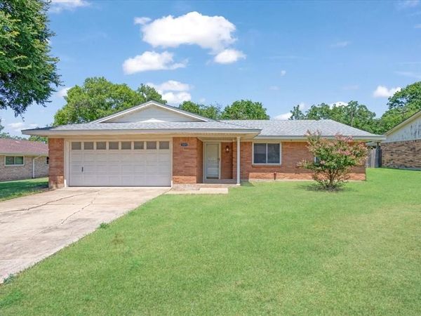 309 Pecan Street, Howe, TX 75459