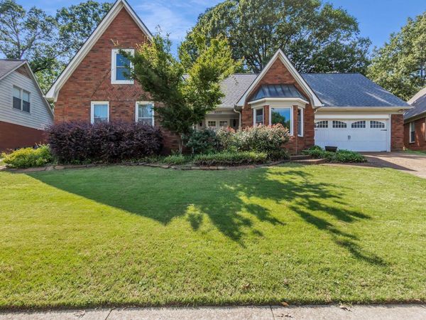 2237 OAK HOLLOW LN, Memphis, TN 38016