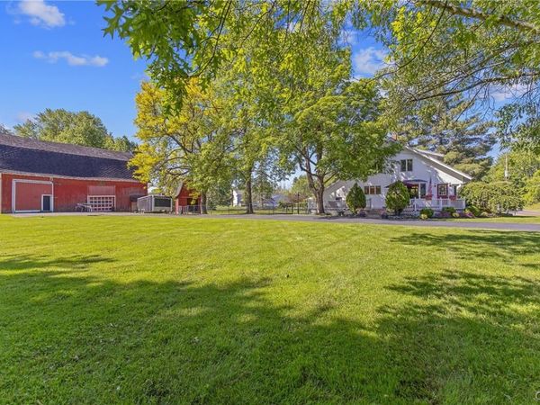 6176 Lakeshore Road , Cicero, NY 13039
