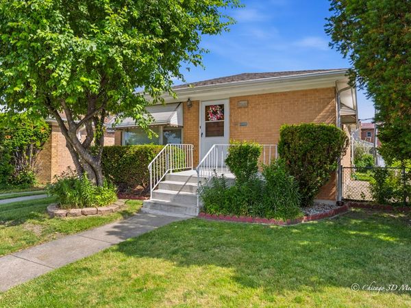 6244 W Foster Avenue, Chicago, IL 60630